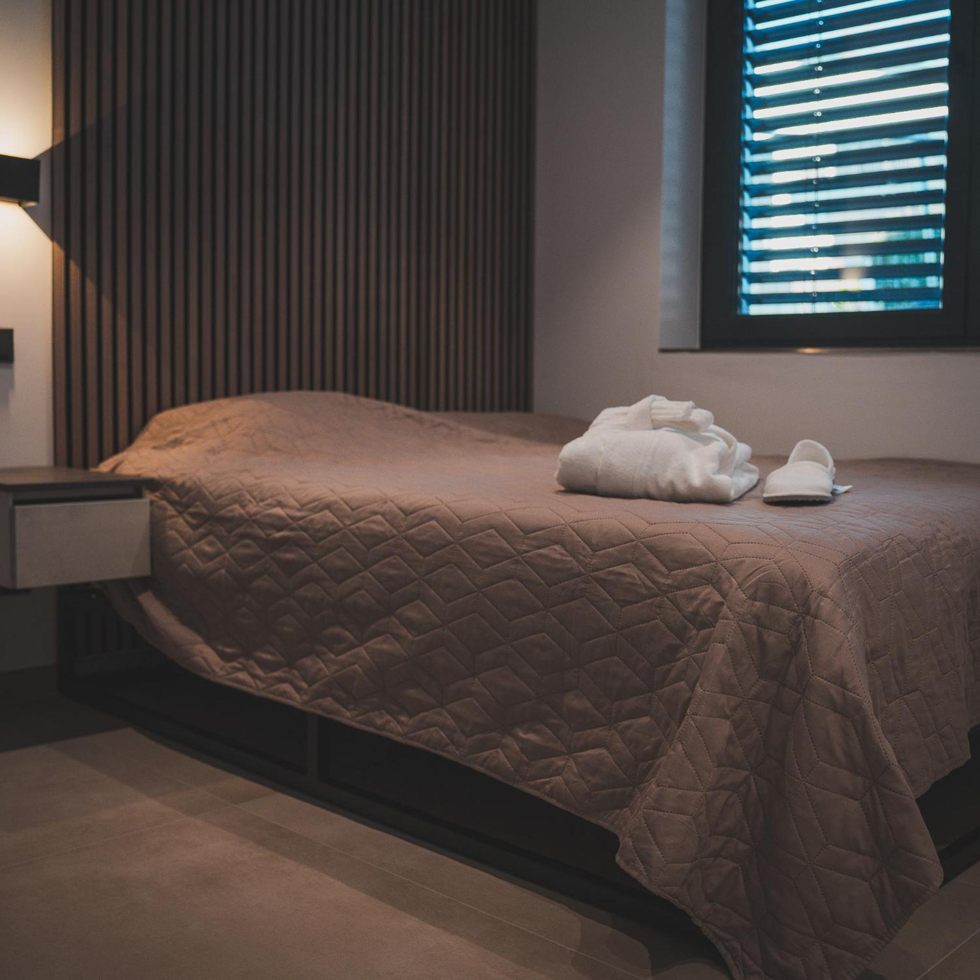 K&T Estate Resort & Spa - Flughafennahe Gaestesuite 陶努斯山边的霍赫海姆 外观 照片